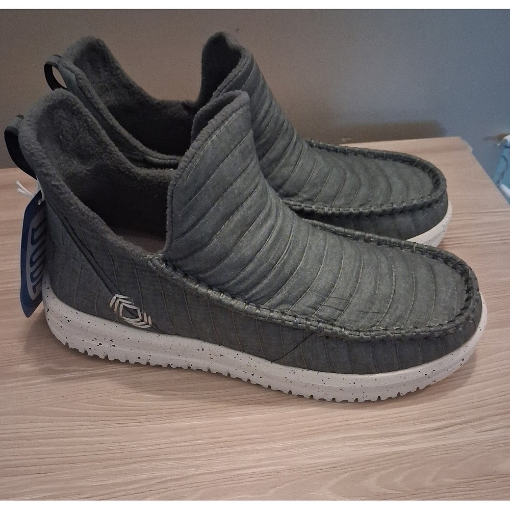 Hey Dude Women's Camden Quilted Slip On Shoe Size 7 Charcoal